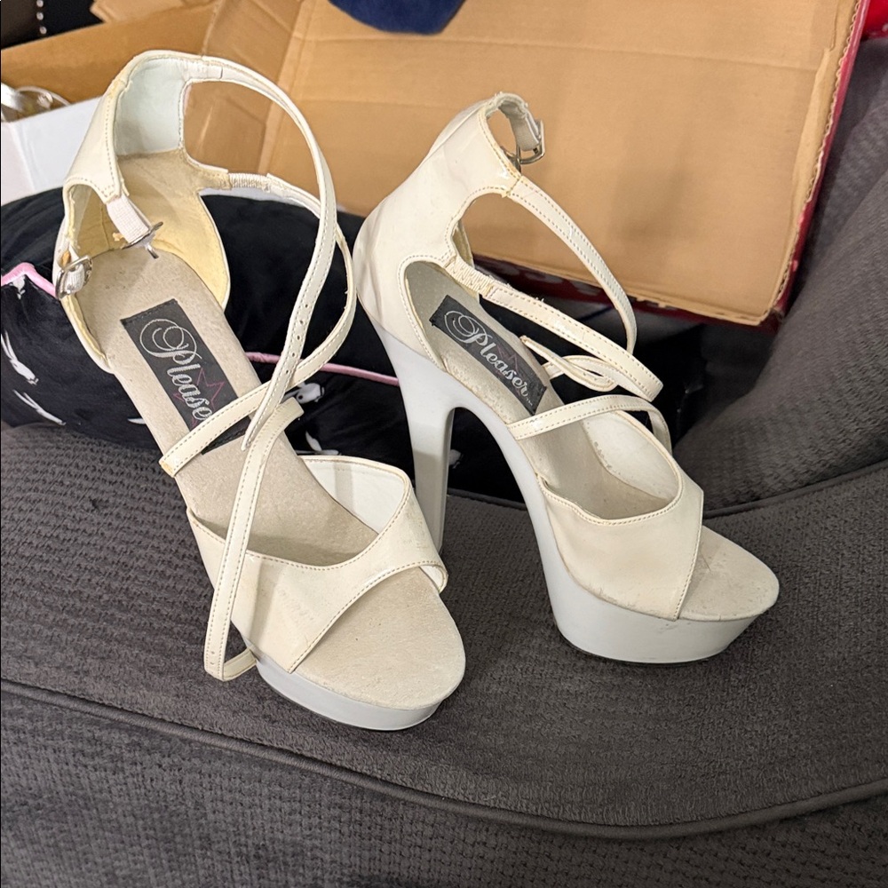 Pleaser Women's White Strappy Platform Heels